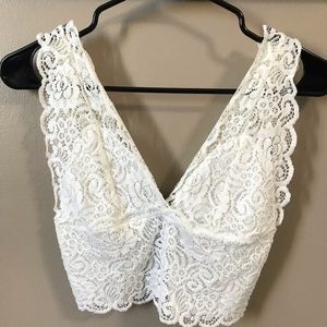 Bebe white lace crop top. XS.